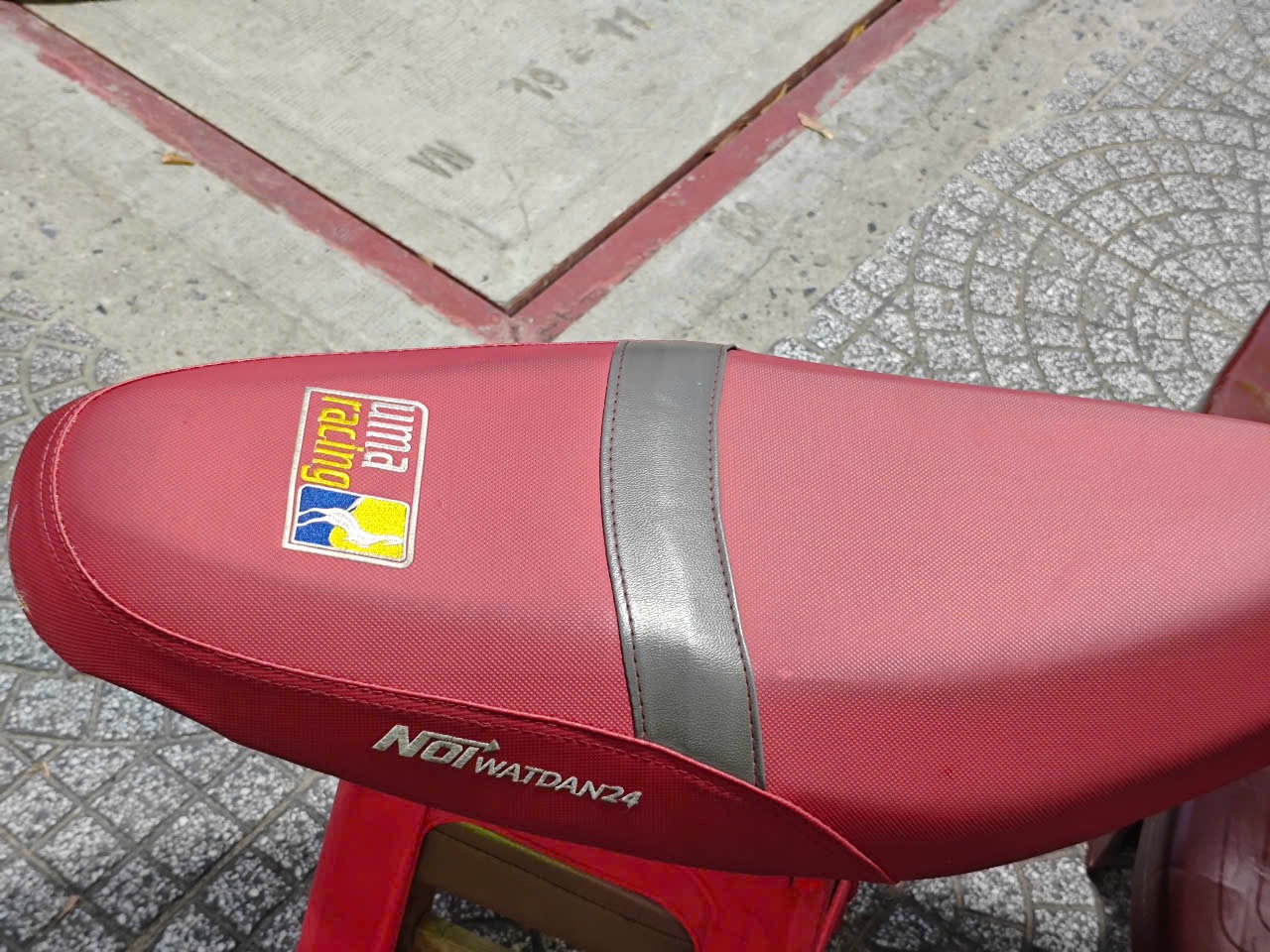 Yên xe máy đỏ Dima Racing